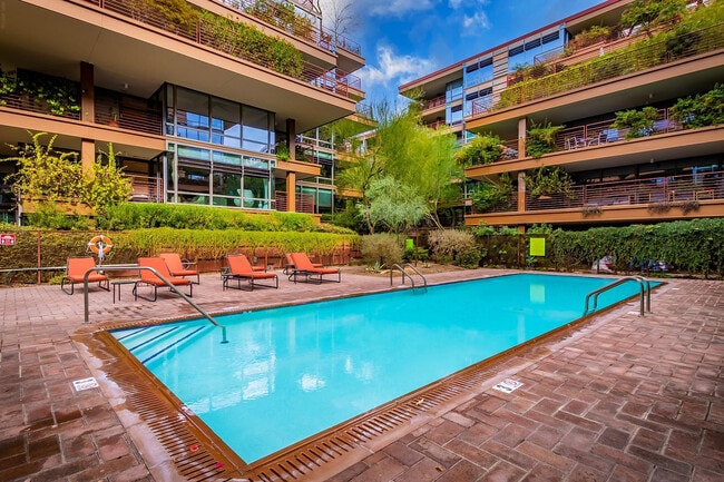 Building Photo - 7147 E Rancho Vista Dr