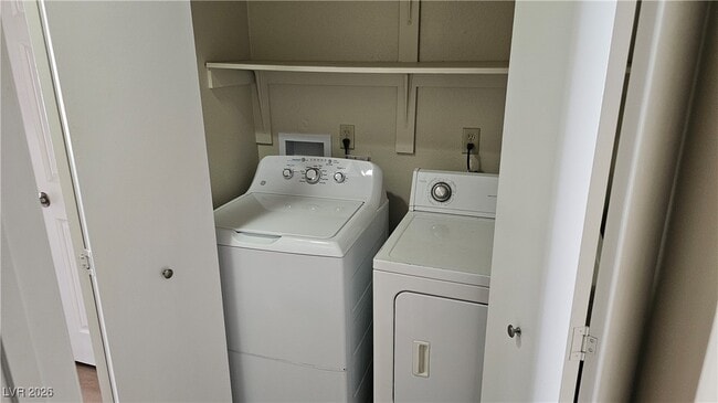 Building Photo - 8303 Palmada Dr