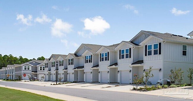 Building Photo - 3 Egret Ave