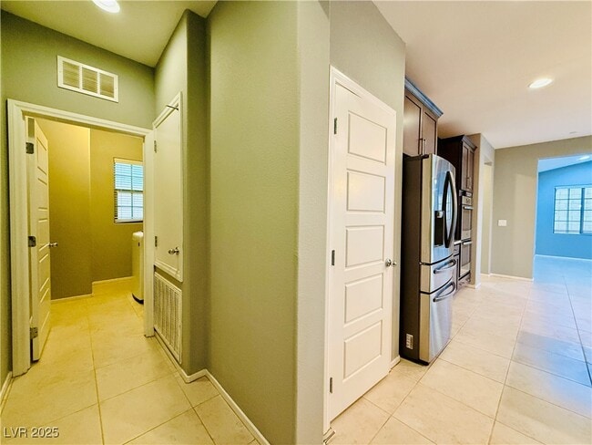 Building Photo - 253 Kindly Way