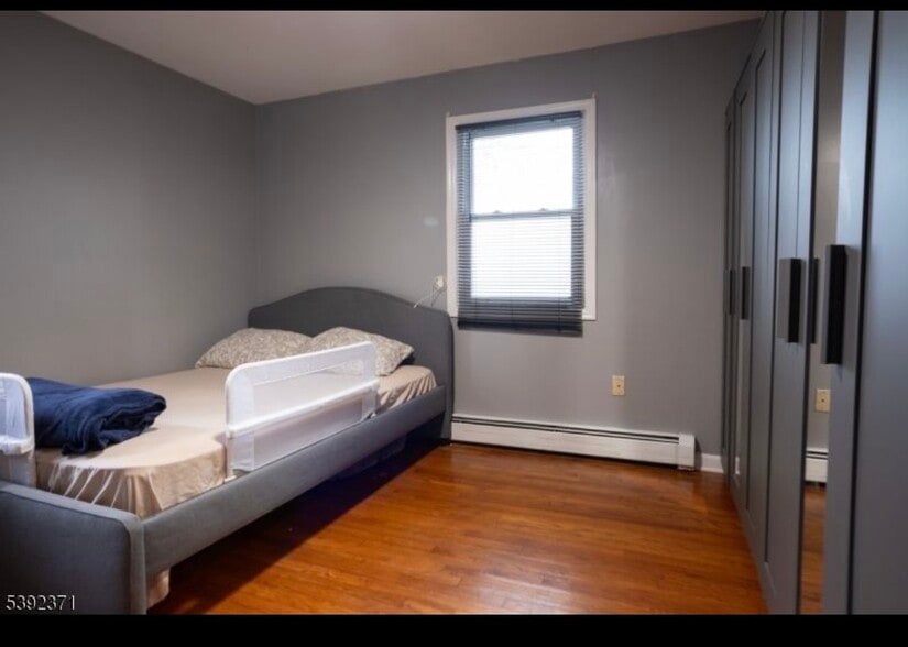 Building Photo - 2505 Girard Pl