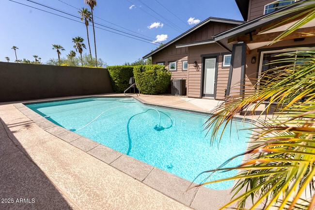 Building Photo - 3801 E Glenrosa Ave