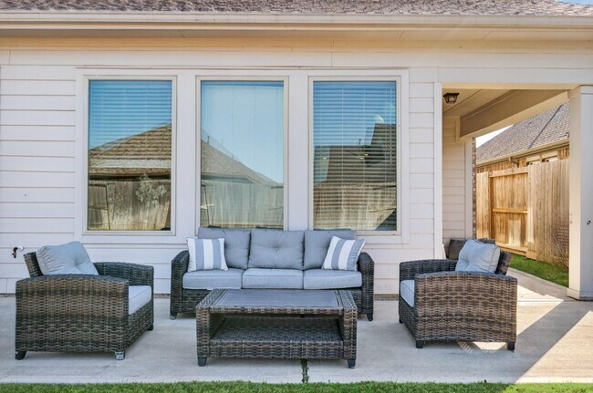 Building Photo - 2626 Lemonwood Ln