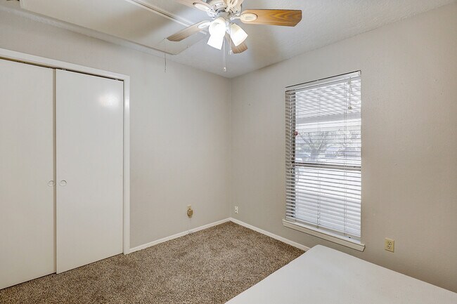 Building Photo - 4907 Quail Hollow Dr