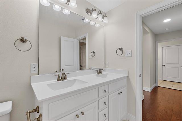 Building Photo - 1009 Mesa Crest Dr