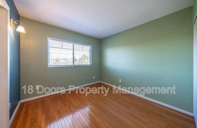 Building Photo - 1352 24th St