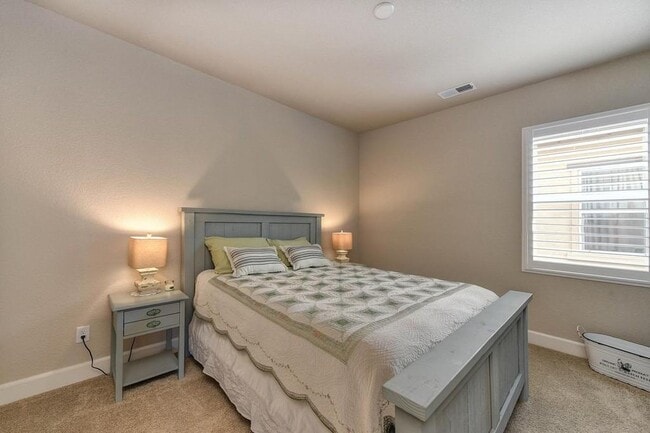 Building Photo - 5019 Verona Dr