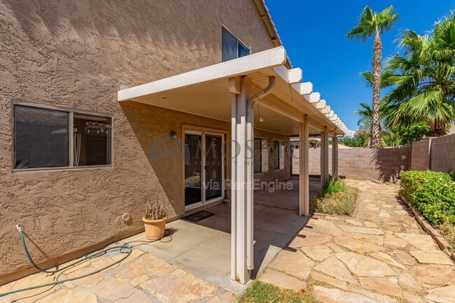 Building Photo - 2737 E La Costa Dr