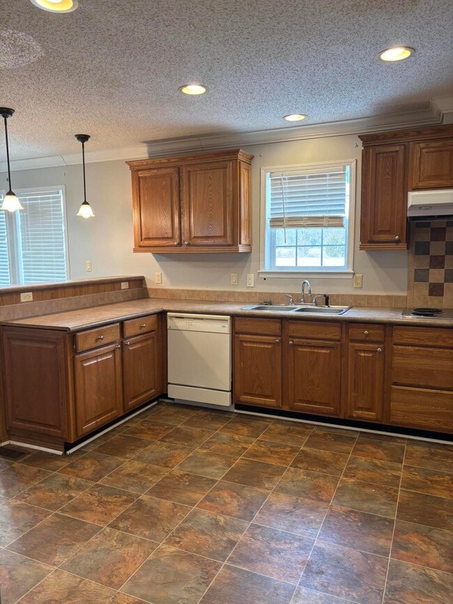 Building Photo - 6115 Dinkins Mill Rd