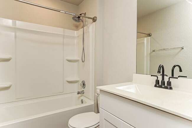 Building Photo - Spacious 3-Bedroom in Affordable Austin Community
