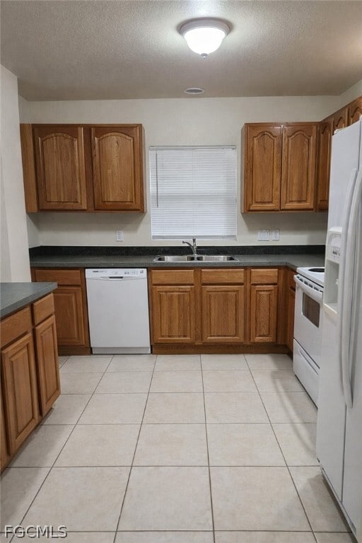 Building Photo - 2147 Fairway Dr