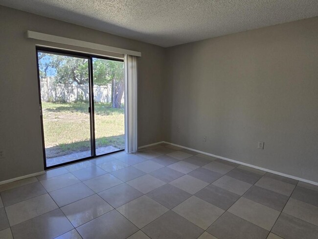 Building Photo - 7389 Canterbury St