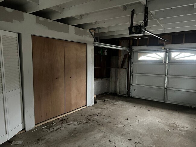 Building Photo - 69 Leroy Street