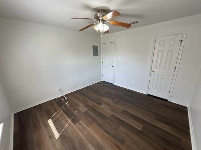 Building Photo - 1009 Industrial Ave