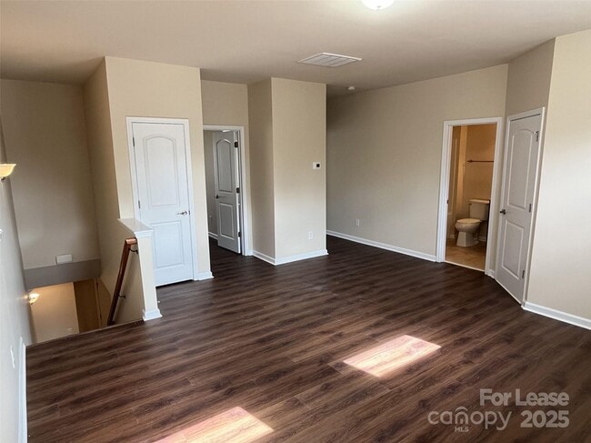 Building Photo - 2207 Eversham Dr NW