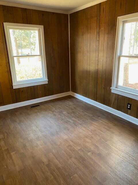 Building Photo - 401 Albert Dr