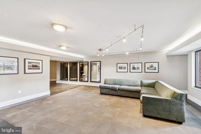 Building Photo - 2320 Wisconsin Ave NW