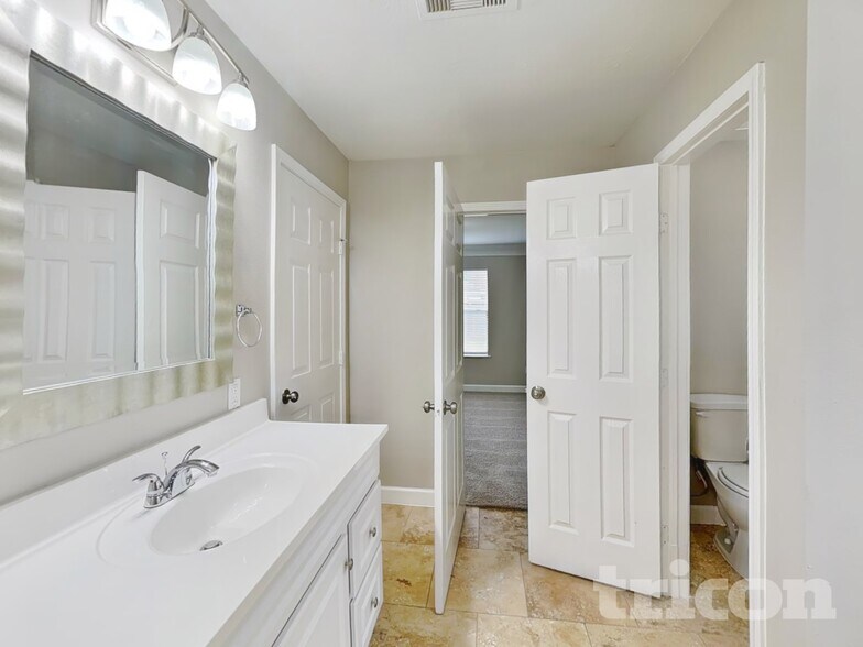 Building Photo - 20515 Forest Stream Dr