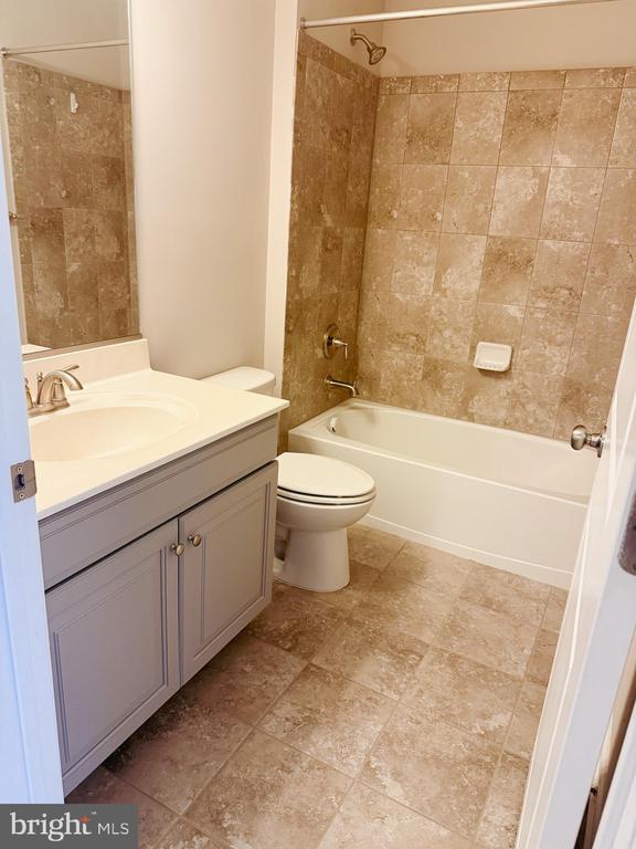 Building Photo - 1101 Hights Farm Rd N