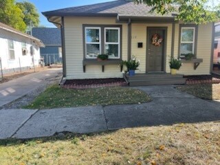 Building Photo - 619 20th St N