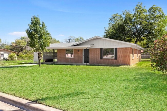 Building Photo - 5807 Mojave Dr