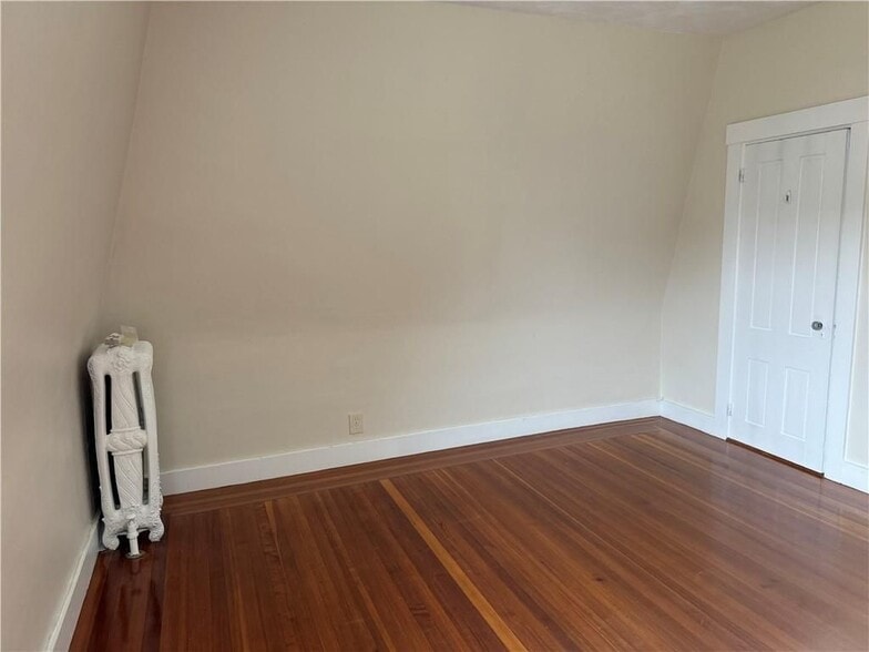 Building Photo - 26 Ayrault St