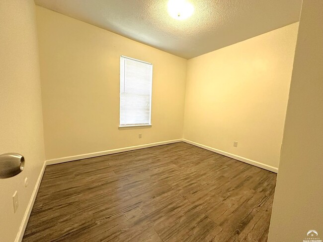 Building Photo - 3241 Glacier Dr