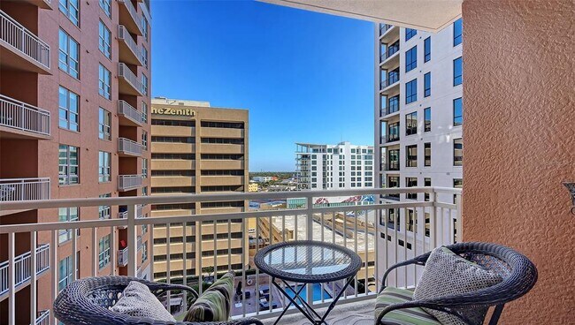 Building Photo - 1350 Main St