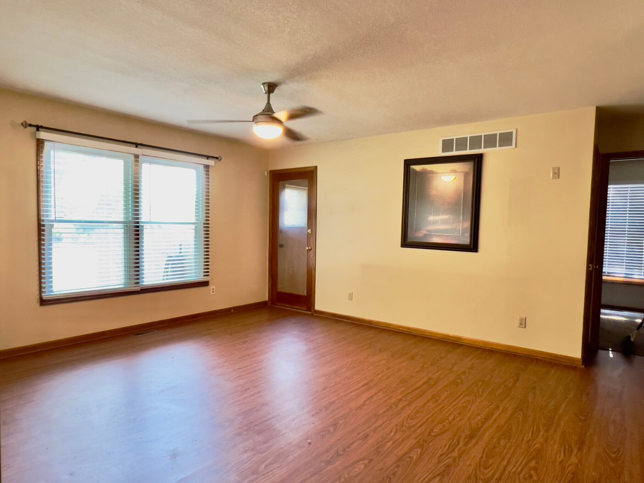 Living room - 1019 SW Kent Pl