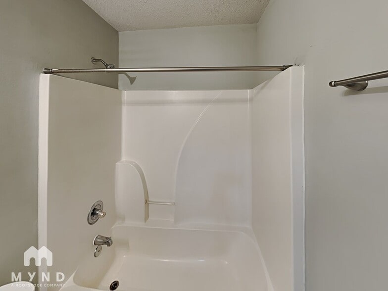 Building Photo - 5404 Katherine Ct