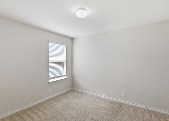 Building Photo - Spacious 4 Bedroom Home with Covered Patio in Red River Ranch