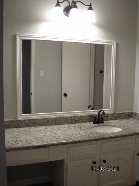 Building Photo - 16011 Hickory Knoll Dr