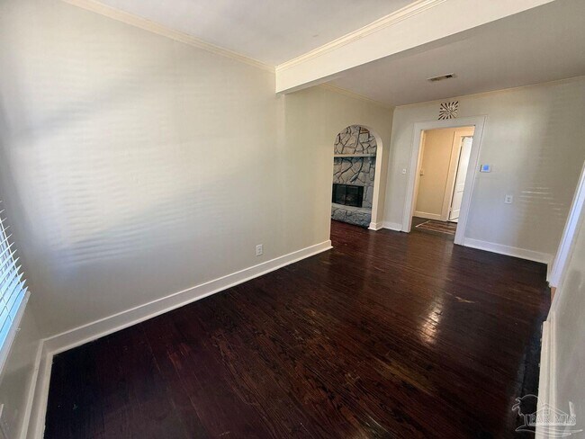 Building Photo - 1120 Barcia Dr