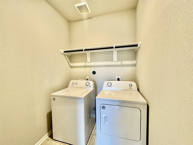 Building Photo - 7926 Grandstand Pkwy