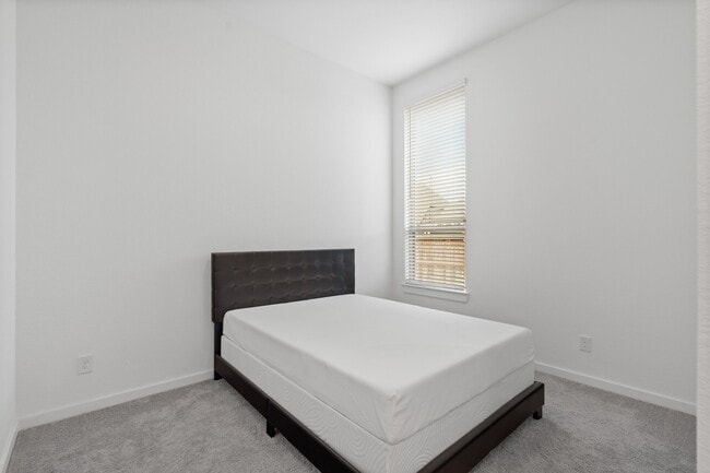 Building Photo - 7602 Zinnia Blossom Ln