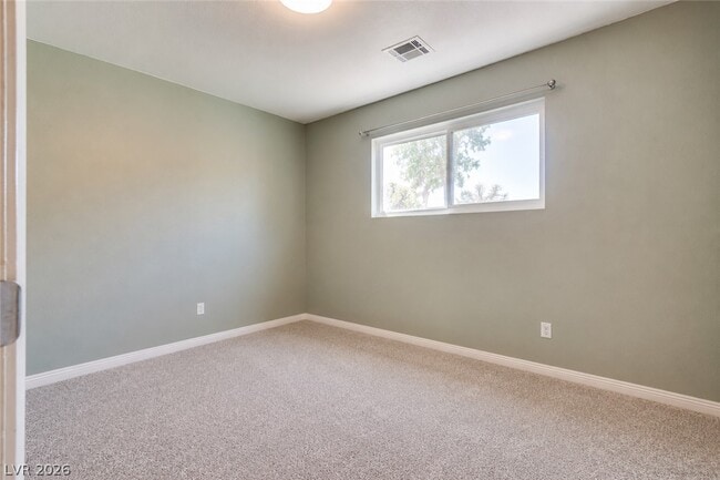 Building Photo - 130 Forest Ln