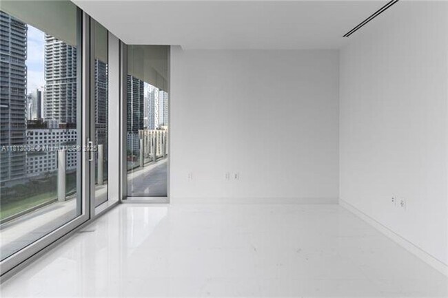 Building Photo - 300 Biscayne Blvd Way