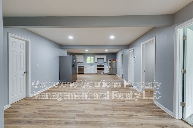 Building Photo - 2930 Primrose Cir