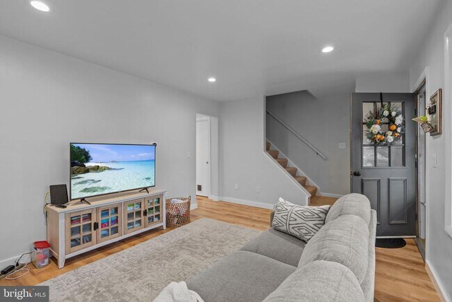 Building Photo - 1232 Peggy Dr