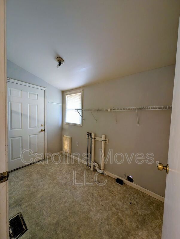 Building Photo - 201 Emile St