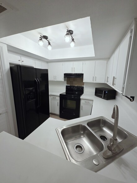 Building Photo - 237 S Wilderness Pt