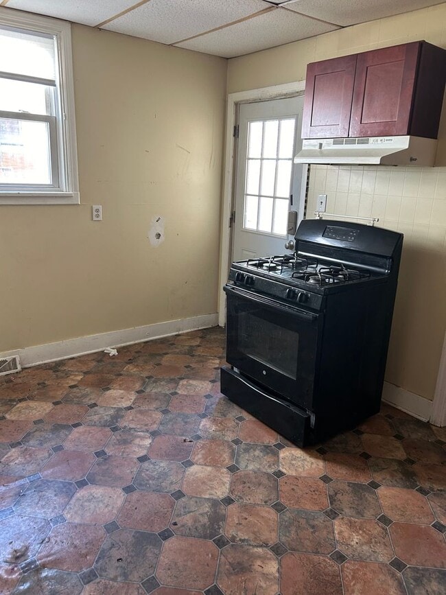 Building Photo - 18 N 11th St