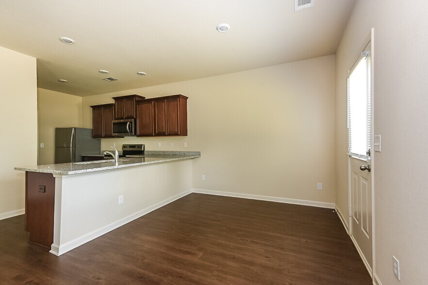 Building Photo - 151 Innis Brk Cir