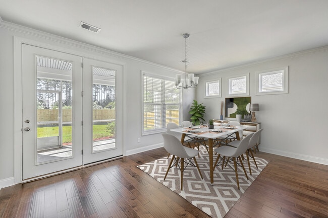 Building Photo - 316 Long Pier St