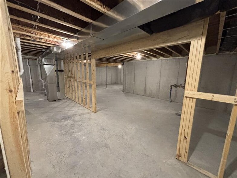 Building Photo - 320 Rising Star Ln