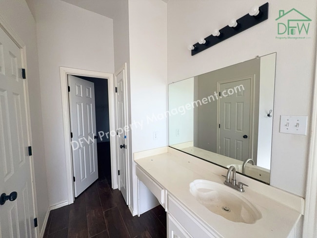 Building Photo - Charming 4-Bedroom Home for Lease in DeSoto