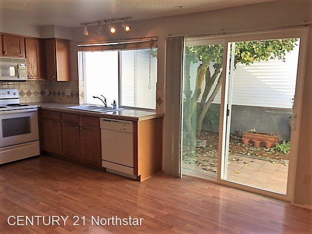 Building Photo - 3 br, 1.5 bath House - 6375 SW 130th Avenue