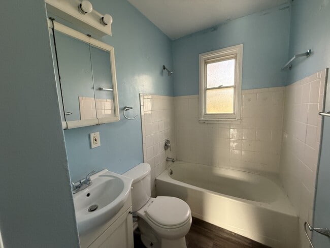 Building Photo - 3718 Charloe Ct