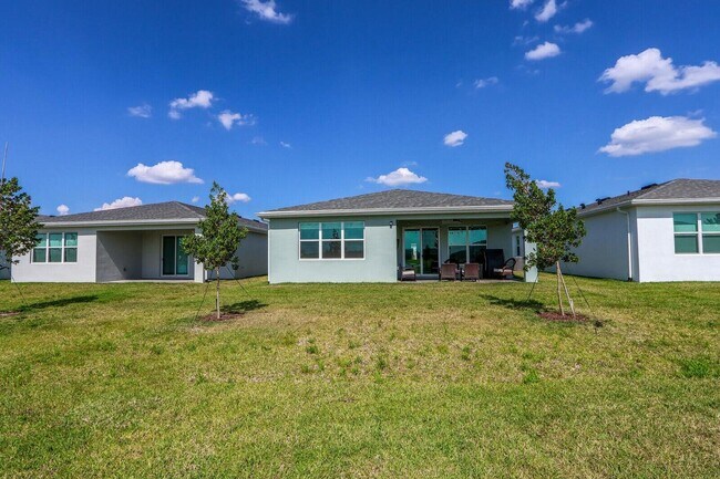 Building Photo - 10736 SW Estella Ln