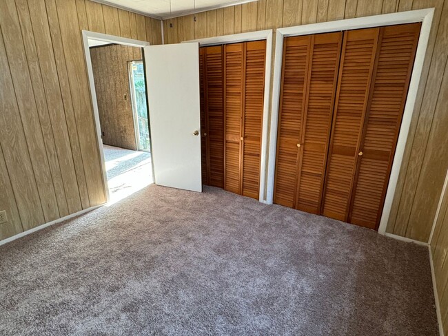 Building Photo - Gorgeous Features! 3 Bedroom with Bonus room